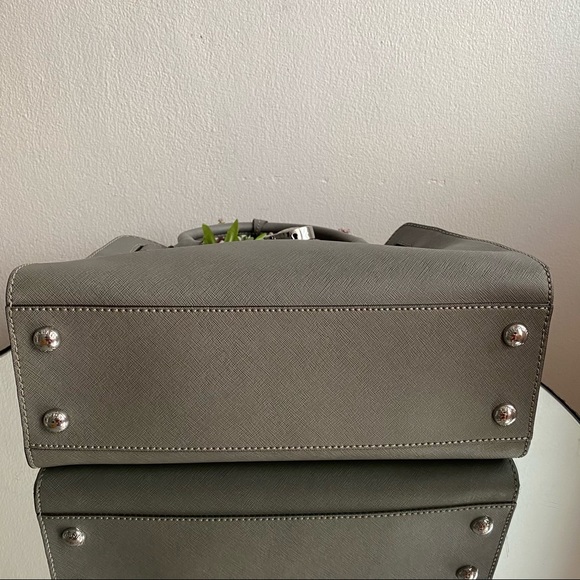 ✨Michael Kors Hamilton Tote in Gray - Picture 4 of 9